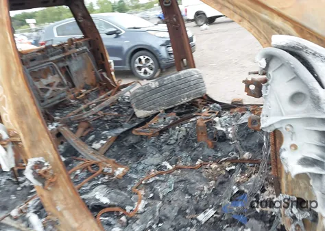 2021 Chevrolet Silverado 1500 z USA, uszkodzony, nr VIN 3GCPYFEL8MG397519